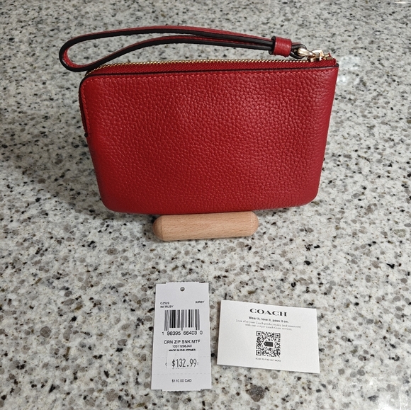 Coach New Year Corner Zip Wristlet With Snake Graphic - Picture 4 of 8